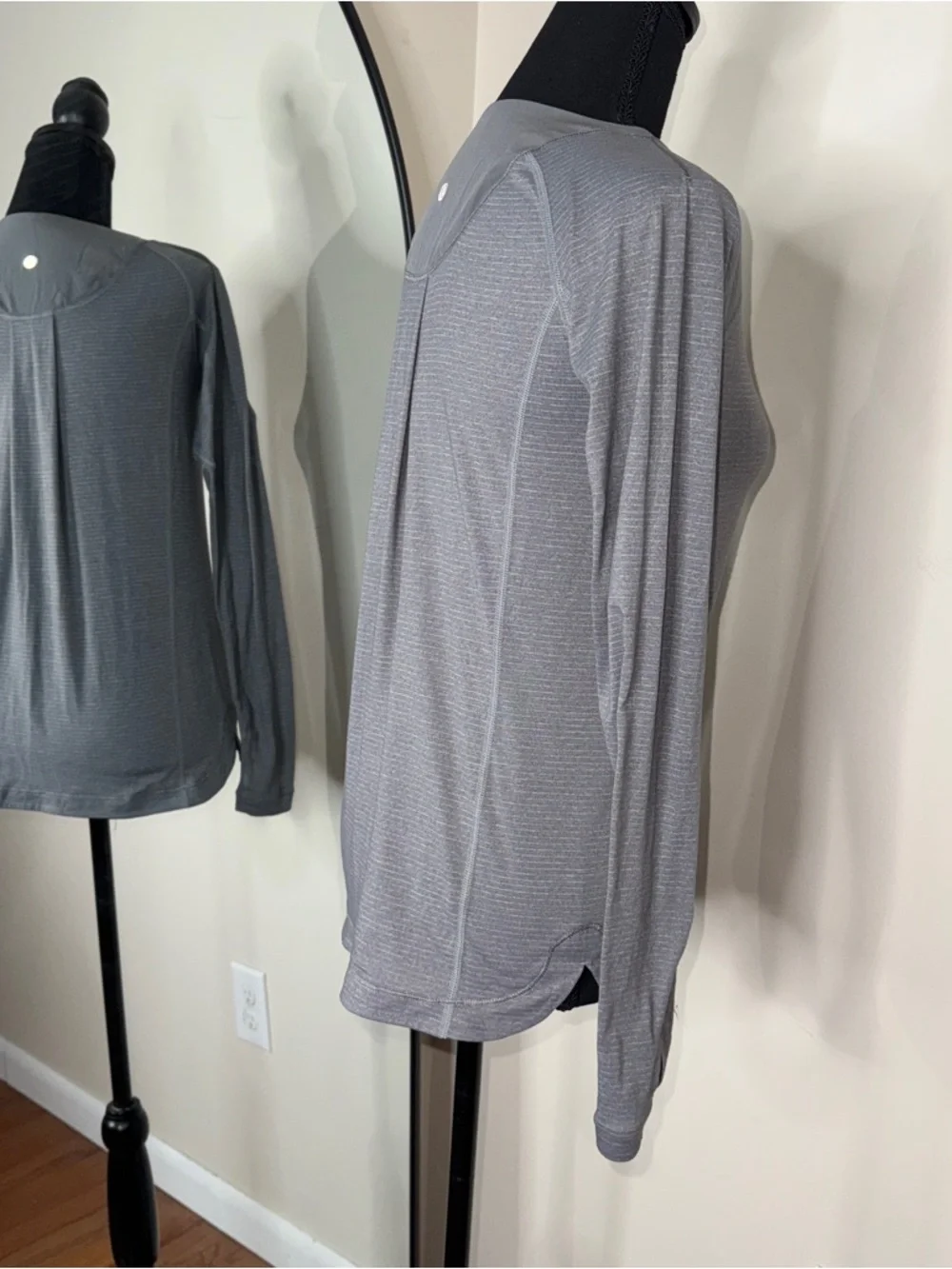 Lululemon Heathered Slate Turn It Up Long Sleeve Running Shirt Size S - Picture 6 of 10